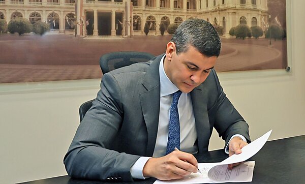 Peña firmó decreto que reglamenta el PGN 2024 - trece
