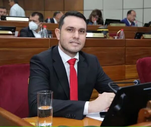 Juez comunica al Senado el pedido de desafuero de Hernán Rivas, imputado por título falso - El Independiente