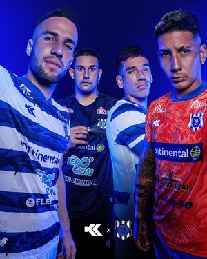 2 de Mayo presentó sus indumentarias oficiales de la temporada a días de su debut en primera - Radio Imperio 106.7 FM
