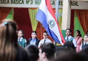 MEC continúa con entrega y distribución de kits escolares