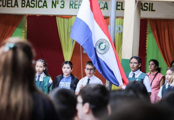 MEC continúa con entrega y distribución de kits escolares