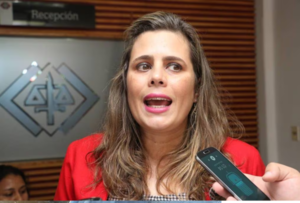 Lo que le faltaba a opositores, Kattya la ‘mesías’; “Si a mi me arrodillan, la oposición no existe”