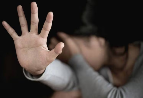 Reportan que niña de 10 años fue abusada por tres personas