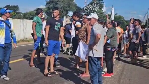 Pobladores se manifiestan para exigir justicia por mujer arrollada