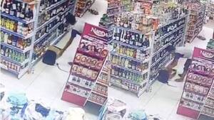 [VIDEO] Graban cómo robó billetera en un supermercado