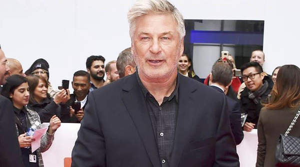 Alec Baldwin vuelve a ser acusado de homicidio involuntario por muerte en set de rodaje