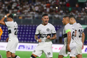 Explotan los memes: Comenzó el chute con ¡penal para Olimpia!