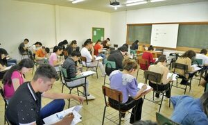 Continúa revisión de documentos presentados por los postulantes para las becas del Gobierno – Diario TNPRESS