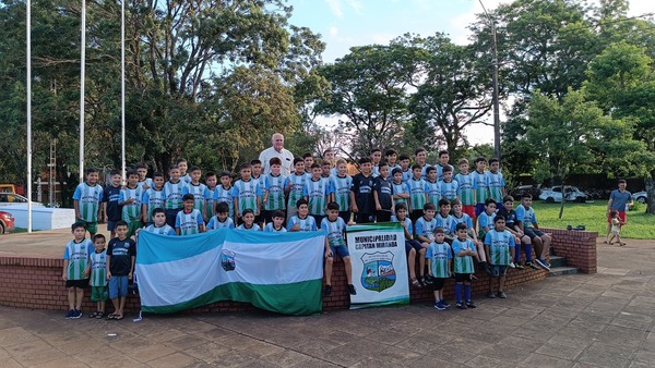 Emocionante entrega de indumentarias en Capitán Miranda para el Campeonato Interdistrital