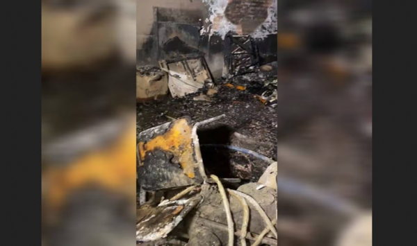 Incendiaron intencionalmente una sala de clases repleta de pupitres en el Bañado Sur - ADN Digital