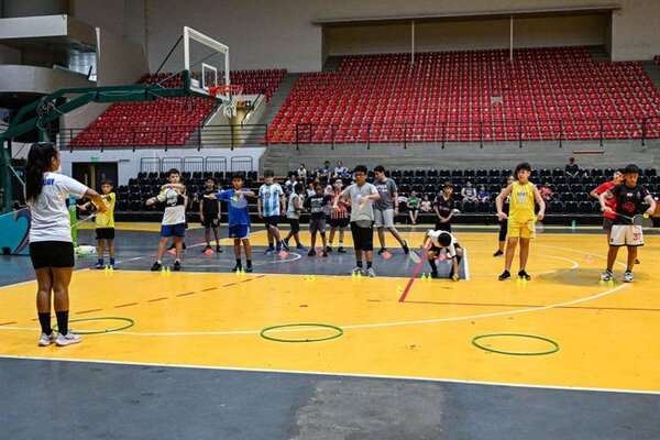 Casi mil niños disfrutan en la Colonia de Verano de la Secretaría Nacional de Deportes