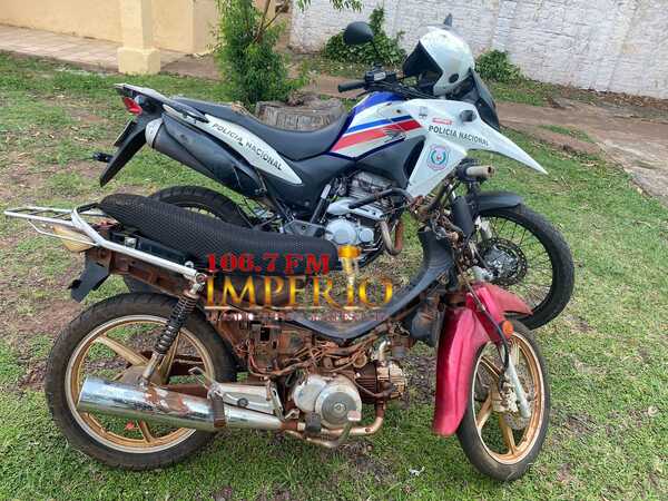 Recuperan en el barrio San Juan Neuman una motocicleta robada en un supermercado - Radio Imperio 106.7 FM