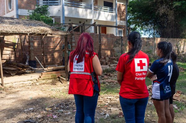 Cerca de 500 familias afectadas por inundaciones fueron beneficiadas por la Cruz Roja Paraguaya - Unicanal
