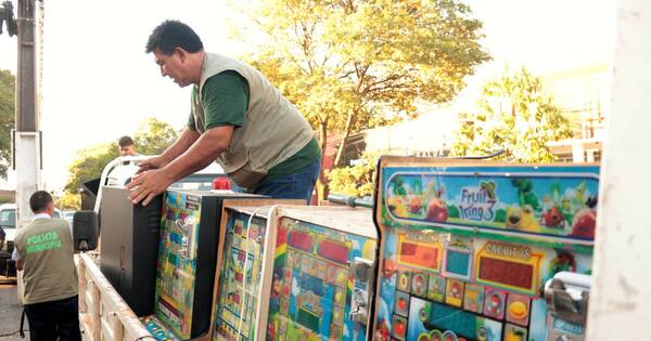 La Nación / Conajzar insta a los municipios a adecuarse a la ley sobre tragamonedas