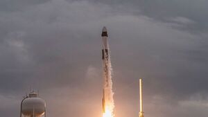 La primera misión espacial comercial completamente europea llega a la EEI
