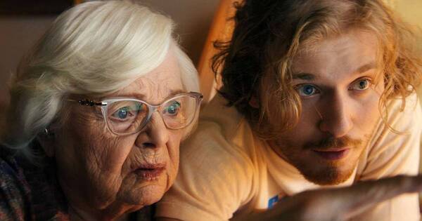 Diario HOY | ¿Una misión imposible? Actriz de 94 años emula a Tom Cruise en “Thelma”