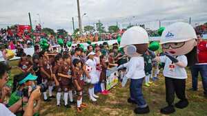 Torneo Esperanzas de Hernandarias, que organiza Itaipu, arrancó hoy con casi 1.000 niños inscriptos - La Clave