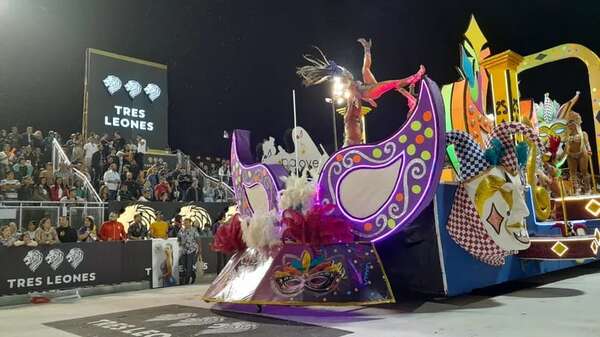 Hoy volverá a brillar el Carnaval Encarnaceno en la “capital del verano” - Espectáculos - ABC Color