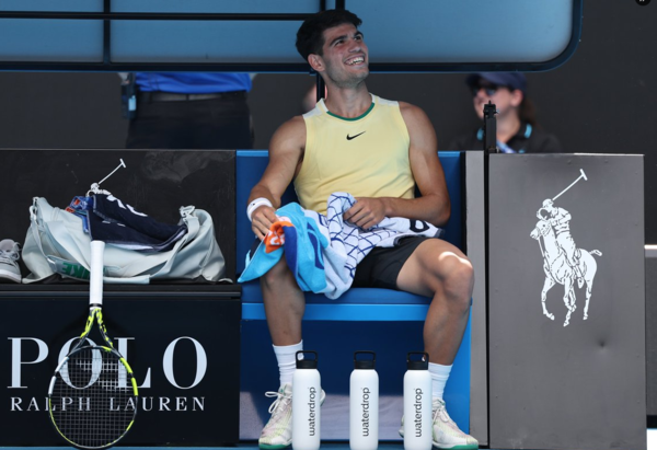 Versus / Alcaraz ingresa a la cuarta ronda del Abierto de Australia