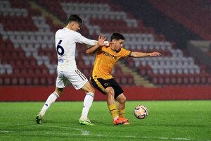 Versus / El saludo de los Wolves para su crack paraguayo