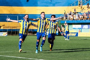 Buen debut victorioso luqueño amarga el retorno del Gallo - La Tribuna