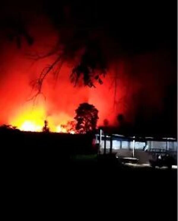 Video: incendio de gran magnitud en Piribebuy apeligra viviendas - Nacionales - ABC Color