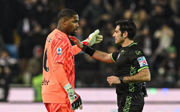 Milan gana al Udinese en partido con insultos racistas contra Maignan
