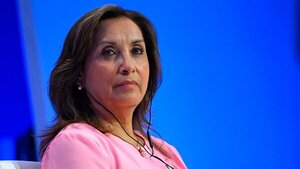 Agreden físicamente a la presidenta de Perú, Dina Boluarte