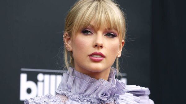 Arrestan a un hombre que se acercó a la puerta de Taylor Swift en EEUU