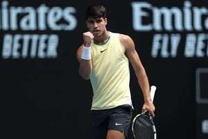 Alcaraz y Medvedev afrontan el lunes los octavos de final en Australia - Tenis - ABC Color