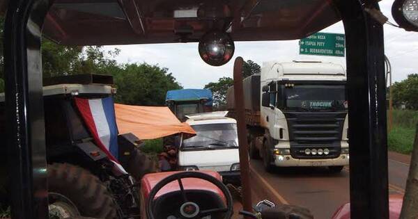 Diario HOY | Uno aceleró en la “arribada”, volcó y quedó herido, otro impactó contra pulverizadora y murió