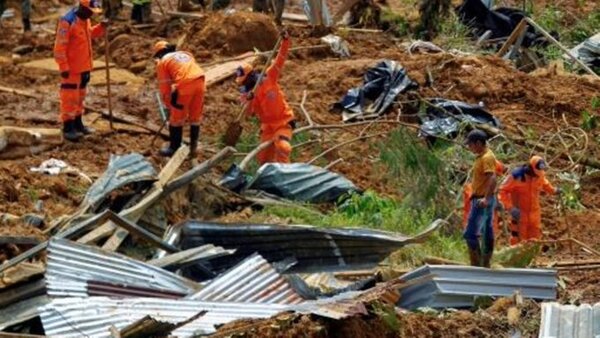 Al menos 10 fallecidos por alud en Filipinas