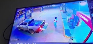 Delincuentes intentan arrancar cajero automático de un surtidor