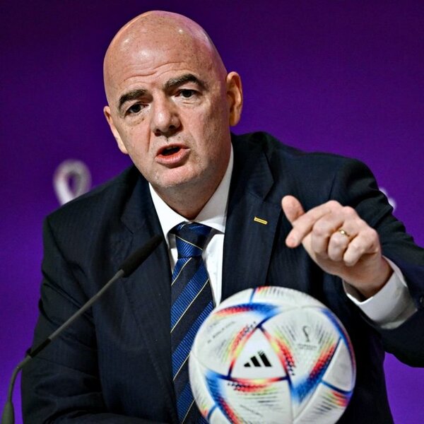 El presidente de la FIFA defiende la derrota automática en casos de racismo