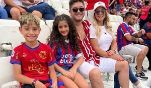 Junior Rodríguez llevó a sus hijos y su amorchi a la cancha: Gritaron a todo pulmón cada uno de los tres gol del Ciclón