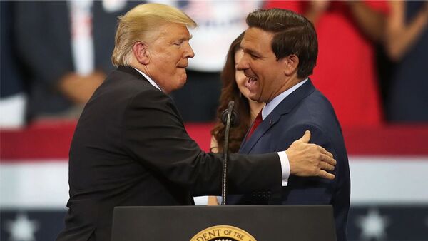Ron DeSantis se baja de la carrera presidencial y brinda su apoyo a Donald Trump - Informatepy.com
