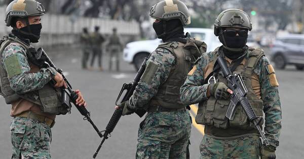 La Nación / Detienen a criminales en intento por tomar control de un hospital