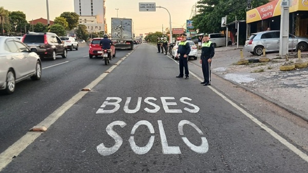 Anunciamos multas a automovilistas que circulen sobre el carril para buses en la Transchaco desde hoy