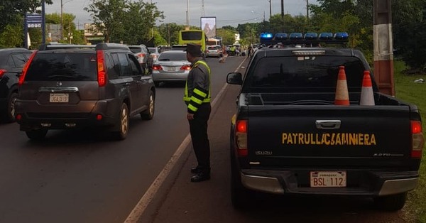 Caminera reporta 115 conductores demorados en una semana de controles | 1000 Noticias