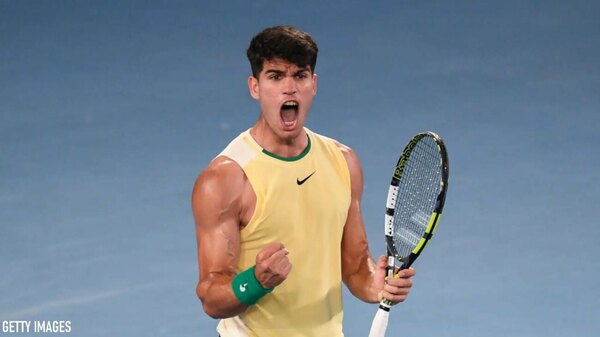 Versus / Intratable Alcaraz se cita con Zverev en los cuartos de final del Abierto de Australia