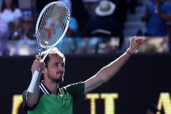 Medvedev supera a Borges y mantiene la mínima opción del número uno - Tenis - ABC Color