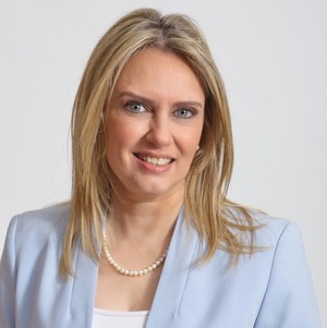 Diputada Vallejo pide intervención de la Caja de Jubilados Municipales - Portal Digital Cáritas Universidad Católica