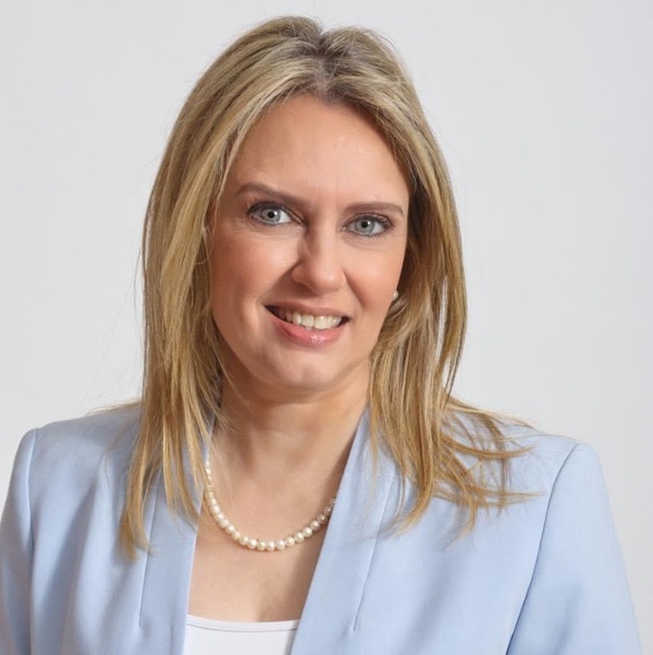 Diputada Vallejo pide intervención de la Caja de Jubilados Municipales - Portal Digital Cáritas Universidad Católica