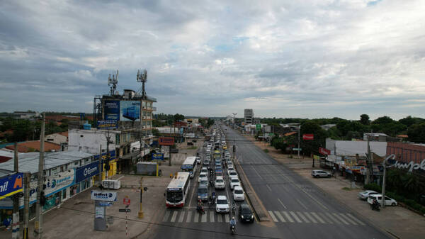 Aparecen los primeros multados por no respetar el carril único de buses en la exruta Transchaco