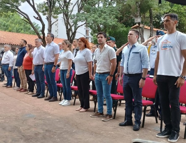 Peña dio el puntapié inicial a las “Escuelas Abiertas” - La Tribuna