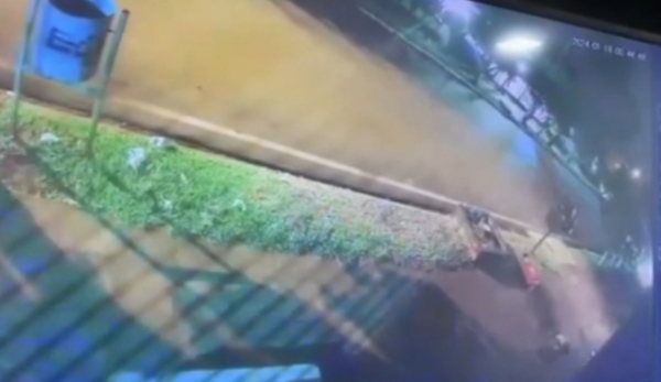 Chespi noqueó a su compa con la garrafa que querían robar