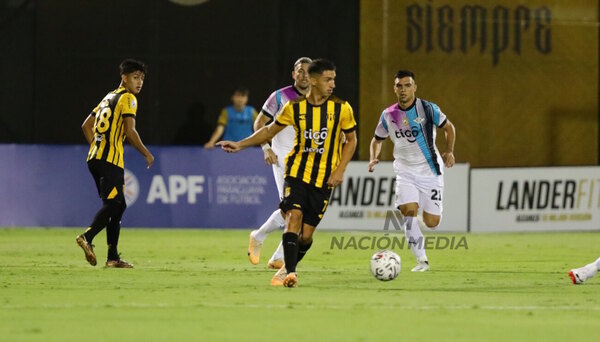 Versus / Agustín Manzur dio un detalle muy particular de su golazo ante Libertad
