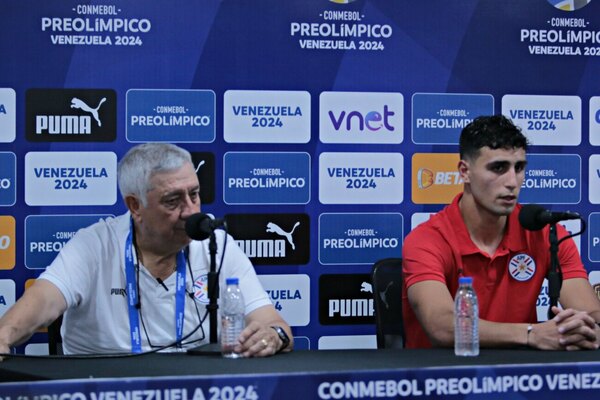 Versus / Carlos Jara Saguier destaca la "garra" y la "entrega total" de Paraguay