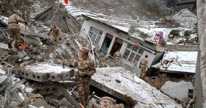 La Nación / China: deslizamiento de tierra deja 8 muertos y decenas de desaparecidos