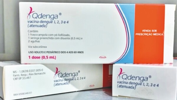 Brasil recibe primer lote de vacunas contra el dengue